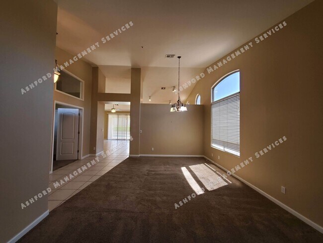 Building Photo - 3 BEDROOM WITH POOL NORTH SCOTTSDALE