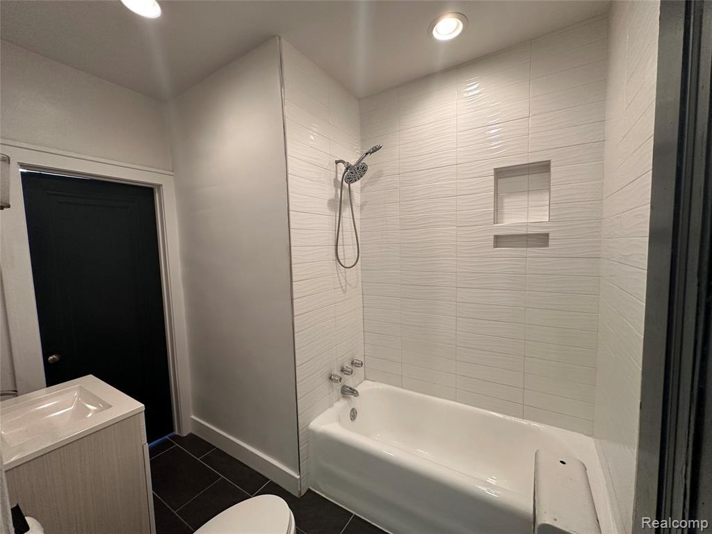 Building Photo - 3135 W McNichols Rd