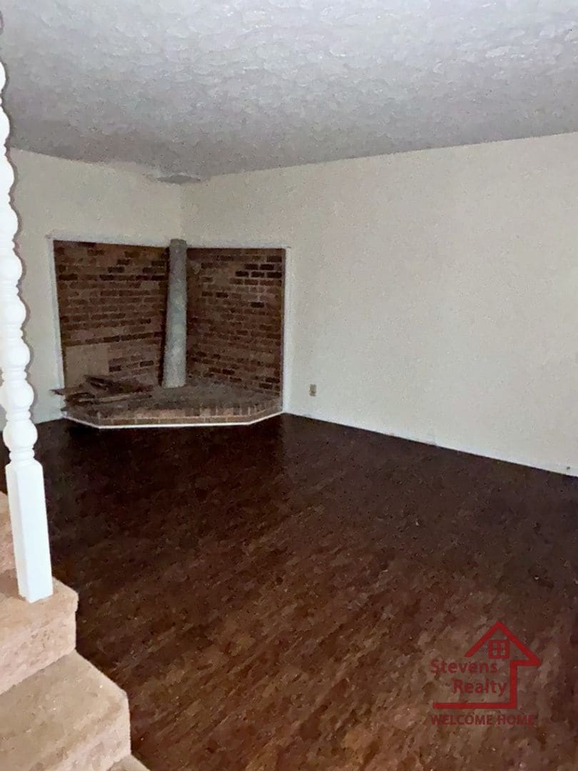 Building Photo - 111 Bybee Dr