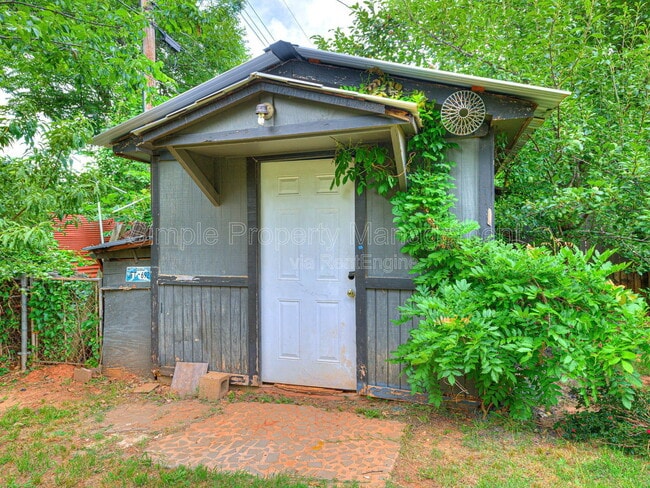 Building Photo - 3305 Neighbors Ln