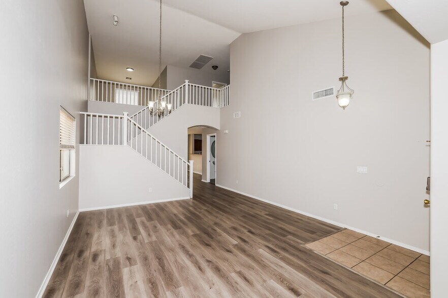 Building Photo - 8633 W Cordes Rd