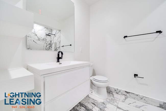 Building Photo - 8811-8815 Burton Way