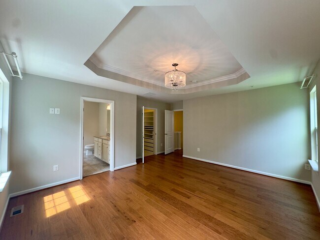 Building Photo - 1302 Dickinson Ct