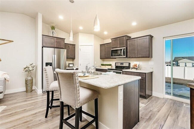 Building Photo - 2321 Gleneagles Blvd