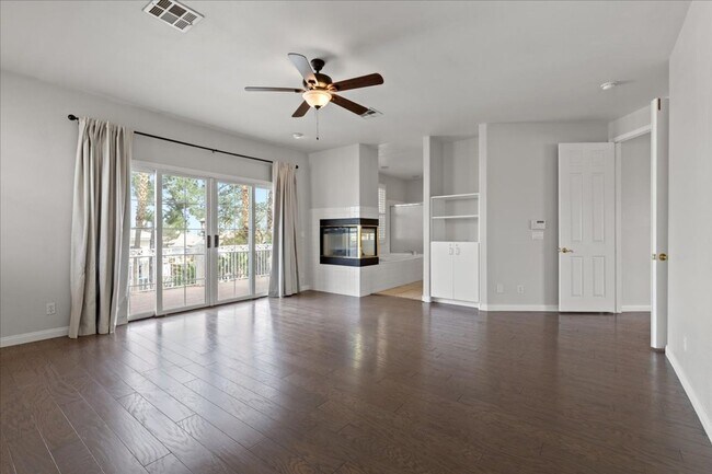 Building Photo - Expansive 4 Bedroom Home with a Pool and L...