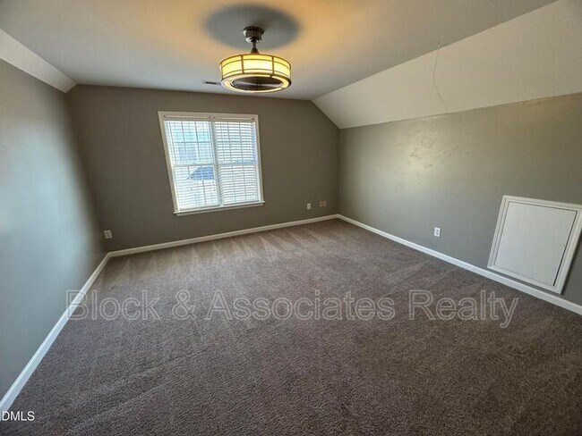Building Photo - 3228 Forest Mill Cir