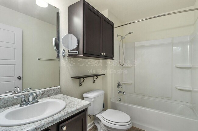 Building Photo - 515 E Marigold Dr