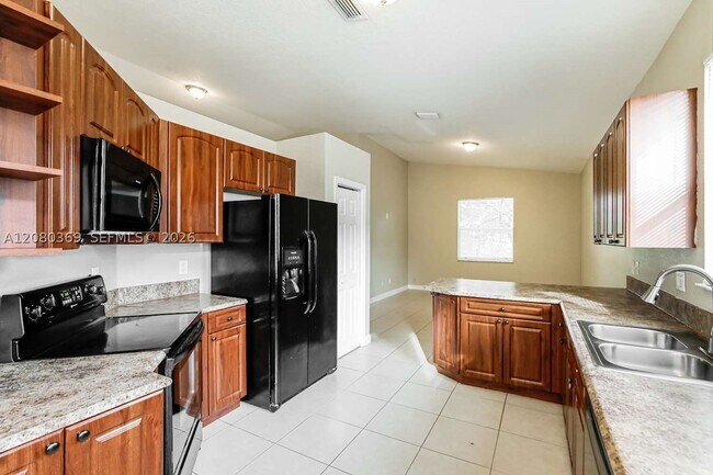 Building Photo - 5221 SW 141st Ave