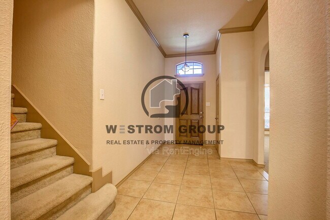 Building Photo - 3217 Hornbeam St