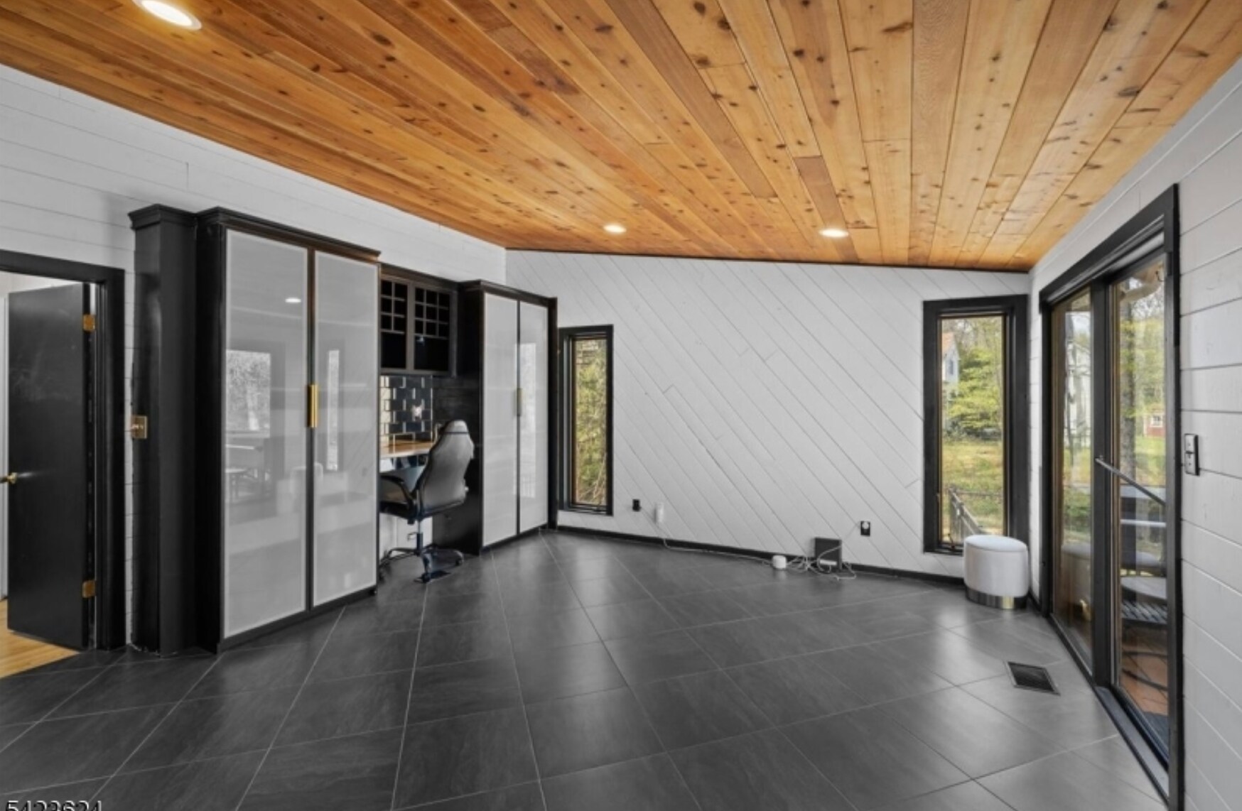 Building Photo - 37 Lurline Dr