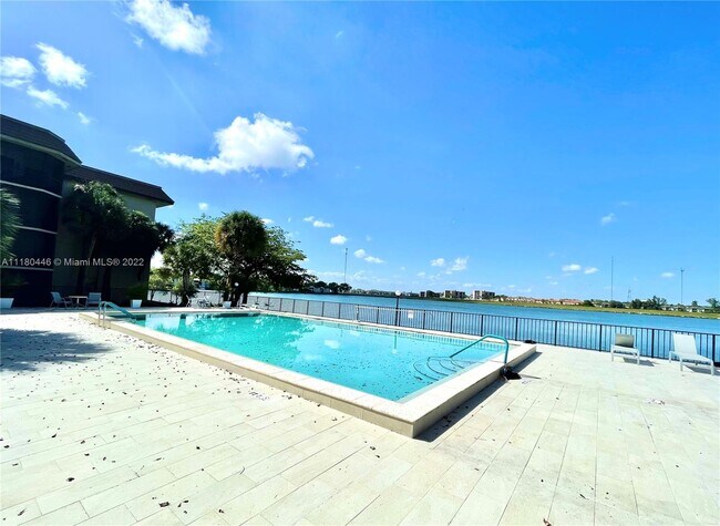 Building Photo - 461 Ives Dairy Rd