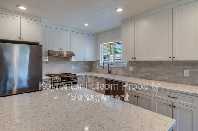 Building Photo - 5800 Deary Way