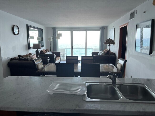 Building Photo - 9499 Collins Ave