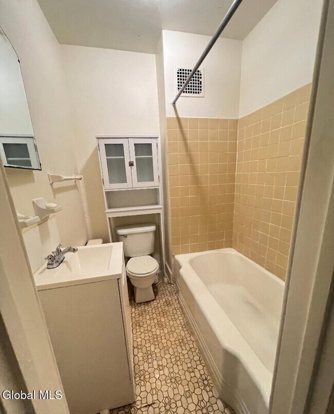 Building Photo - 156 Jay St