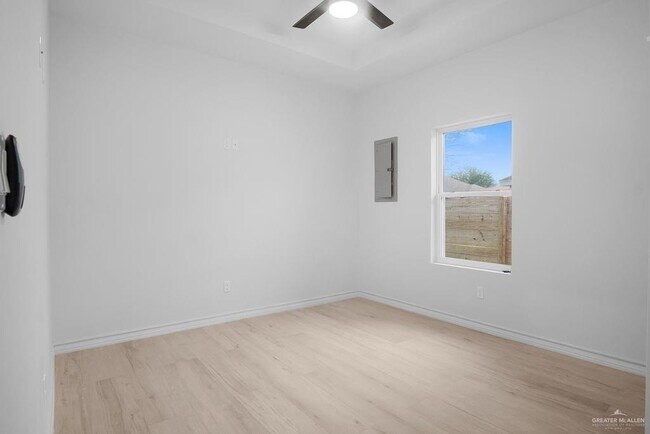 Building Photo - 24 Los Pinos Ln