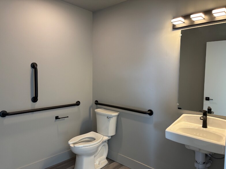 Building Photo - 205 Fletching Way
