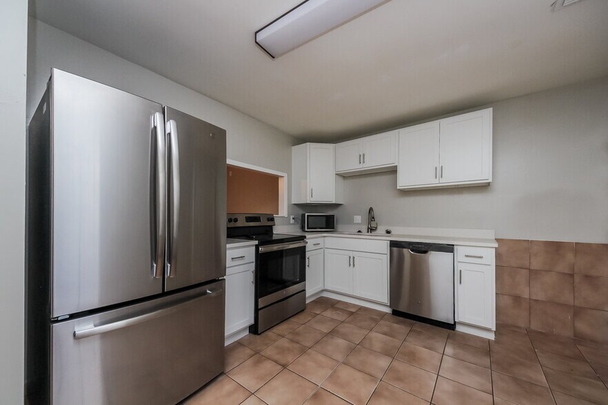 Building Photo - 645 McKinley Ct
