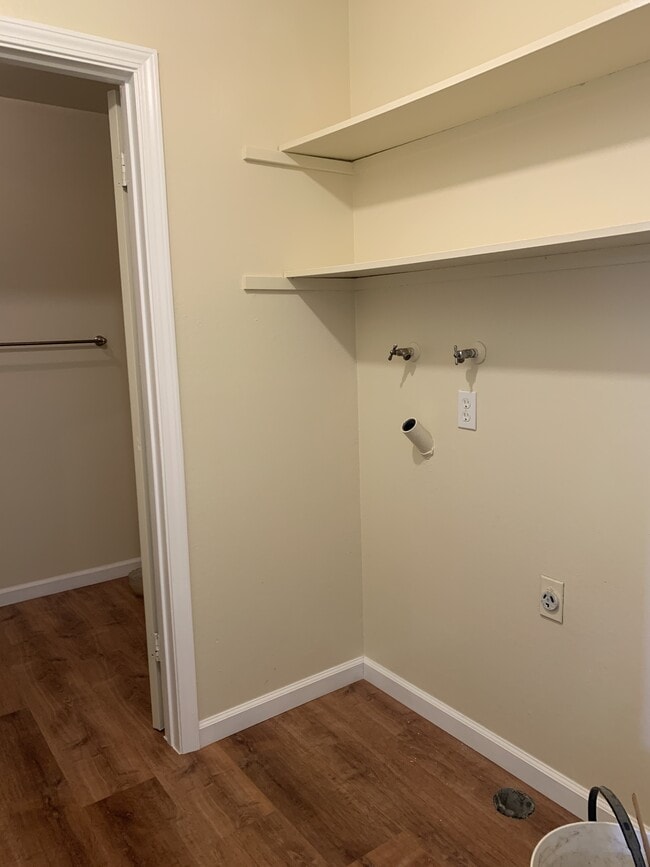 Building Photo - 110 Buena Vista Pl