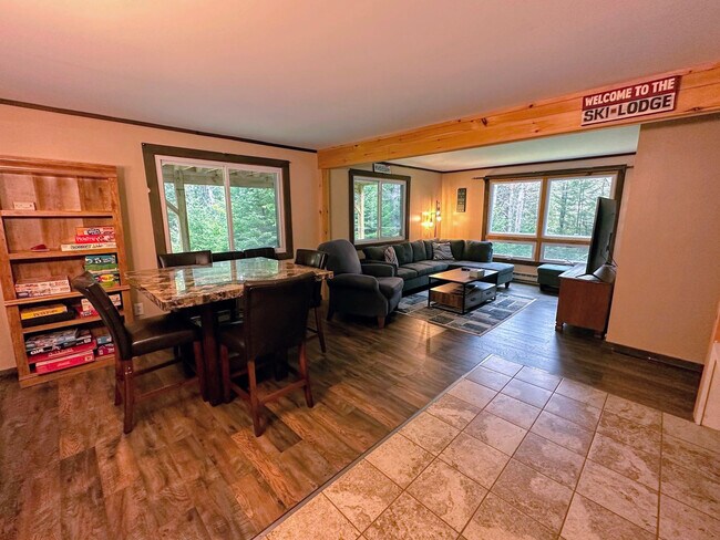 Building Photo - 157 Slalom Ln