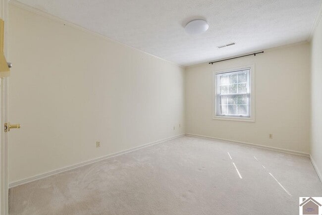 Building Photo - 51 Martin Cir