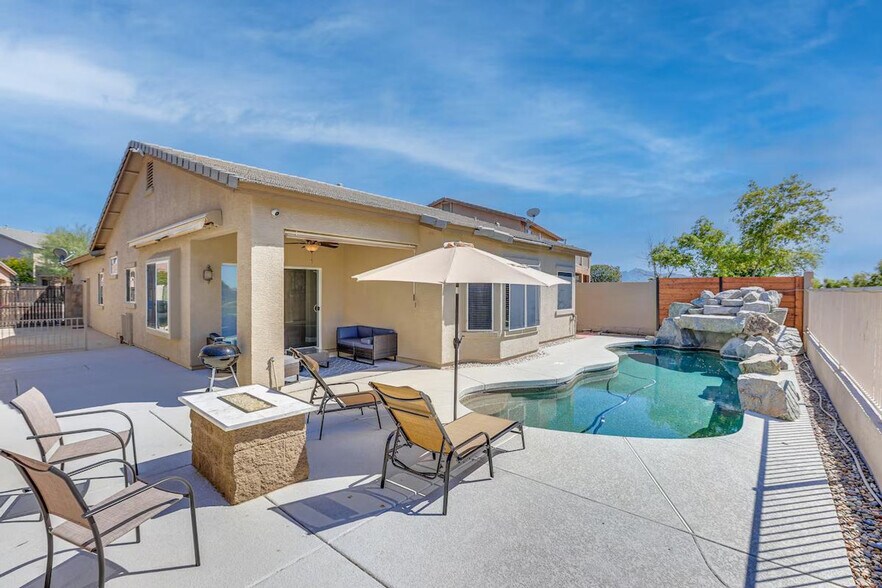 Building Photo - 11882 W Washington St