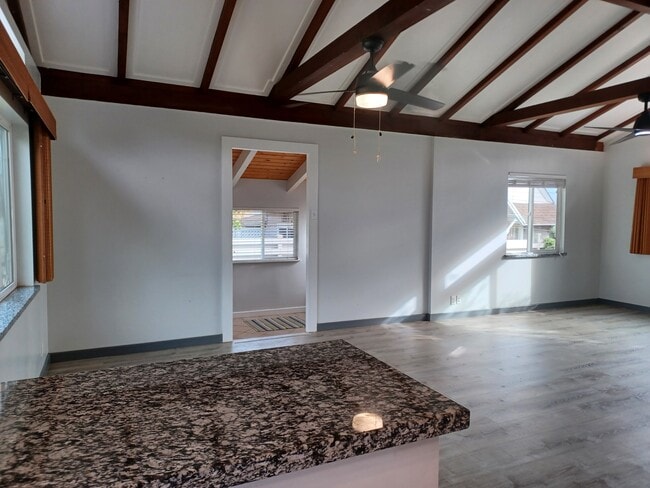 Building Photo - 205 Naniloa Dr