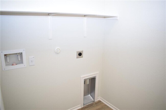 Building Photo - 951 Pepperbark Loop