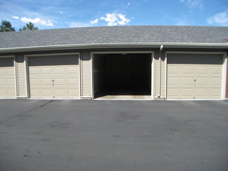 Building Photo - 33 S Boulder Cir