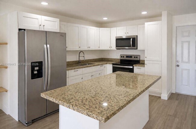 Building Photo - 6780 W 2nd Ct