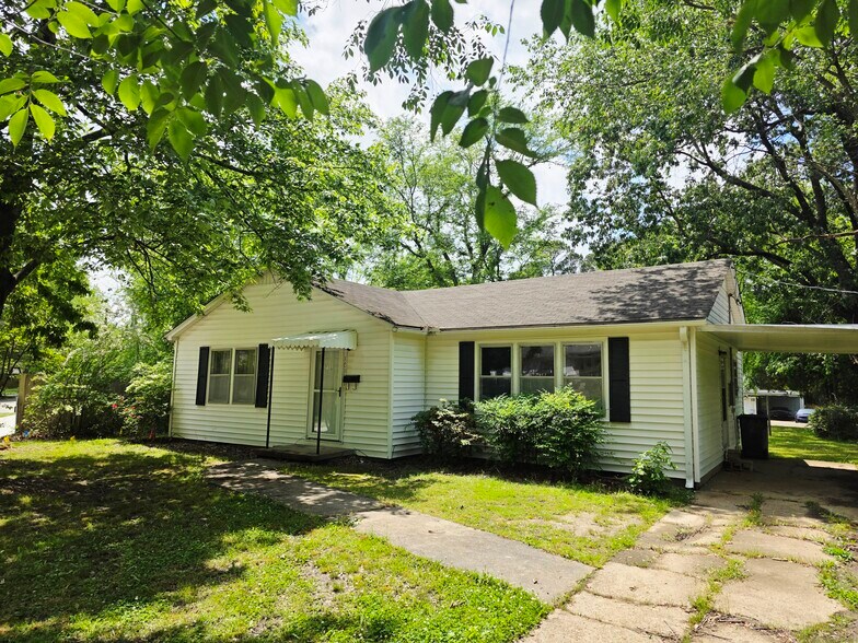 Primary Photo - 1615 Wood St