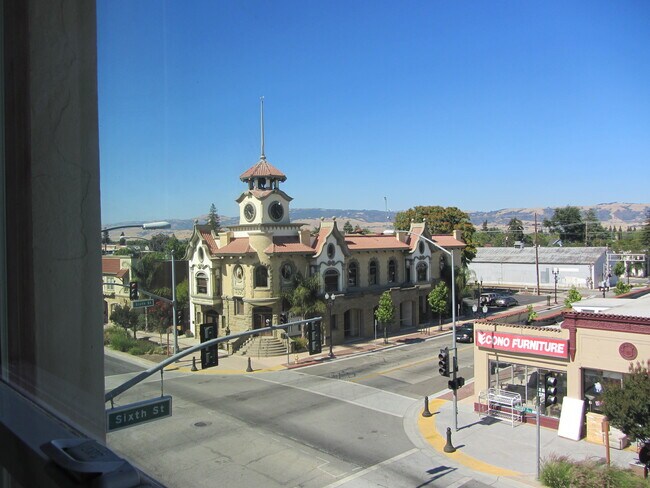 Building Photo - 7397 Monterey St