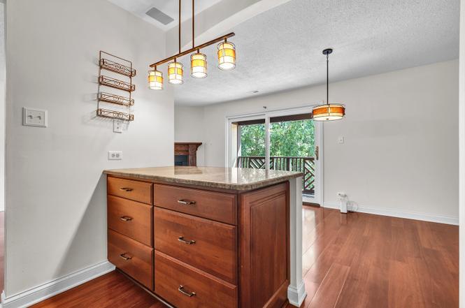 Building Photo - 1719 Lakecliffe Dr