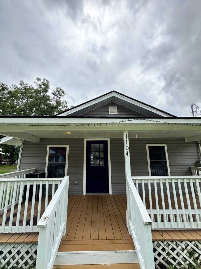Primary Photo - 1104 Stantonsburg Cir SE