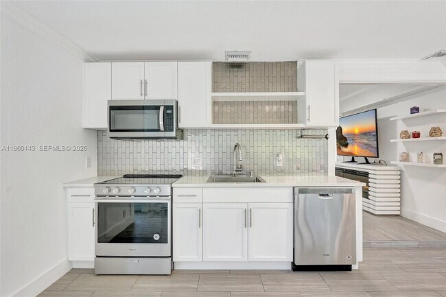 Building Photo - 701 NE 8th St