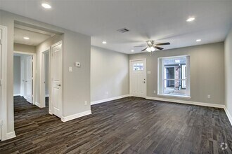Building Photo - 10002 Neuens Rd
