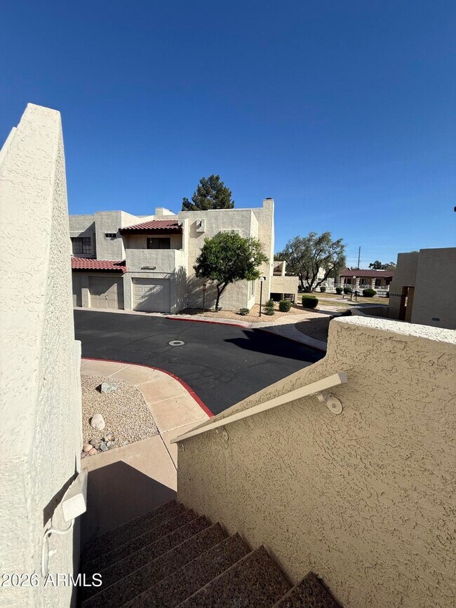 Building Photo - 2020 W Union Hills Dr