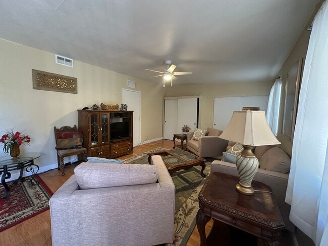 Building Photo - 1 Bedroom Casita