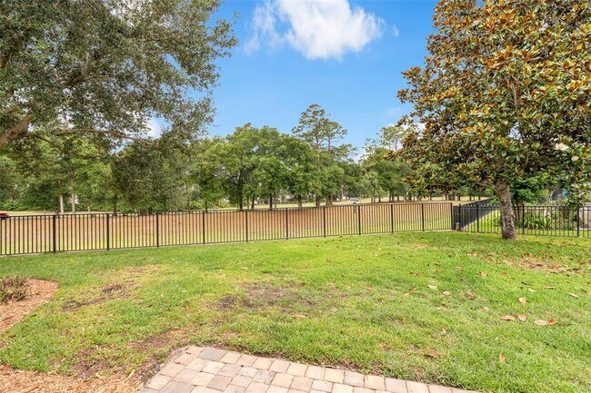 Building Photo - 903 Victoria Hills Dr S
