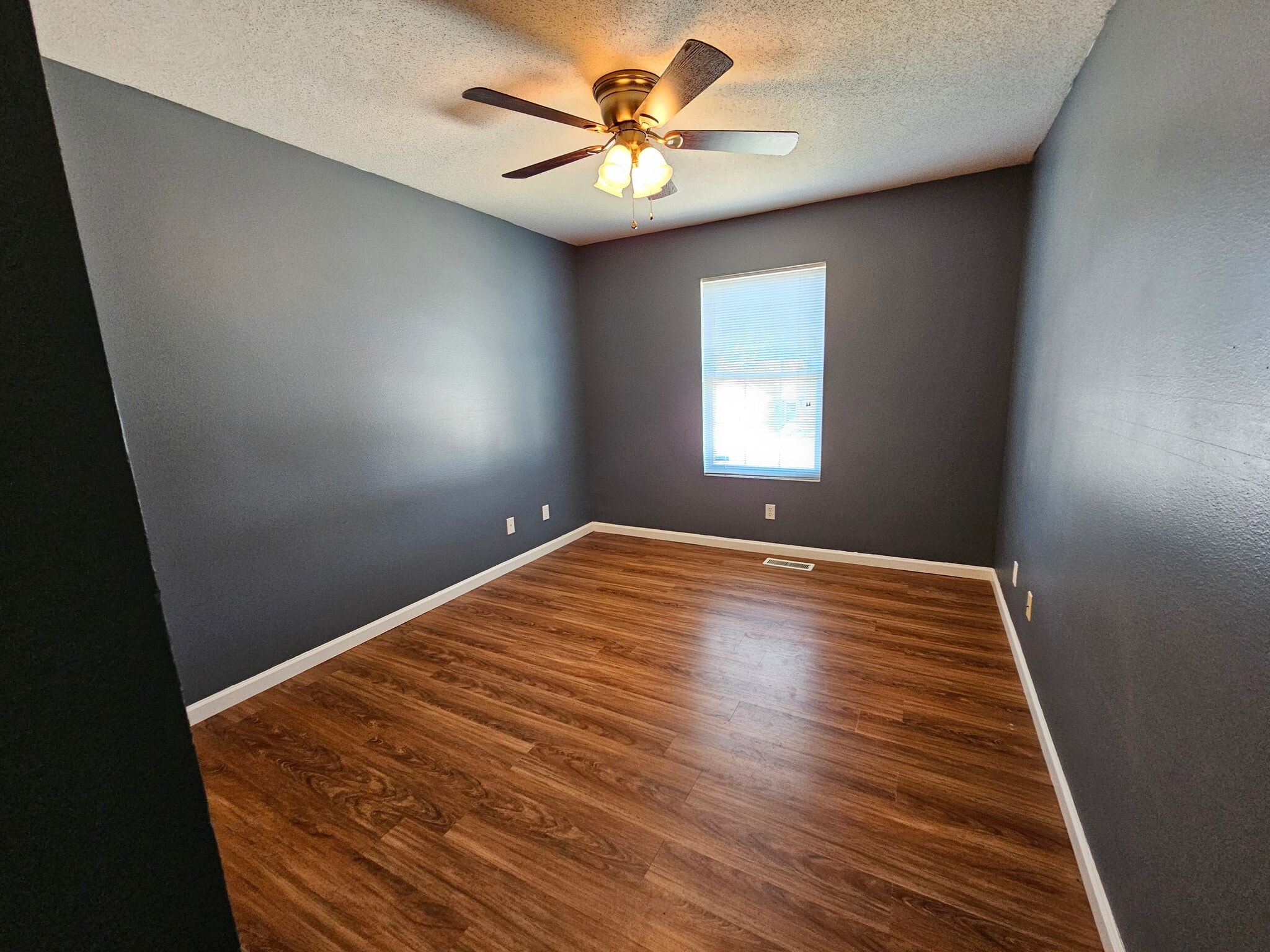 Building Photo - 127 Bayfield Dr