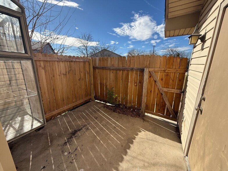 Building Photo - 4504 Chase Cir