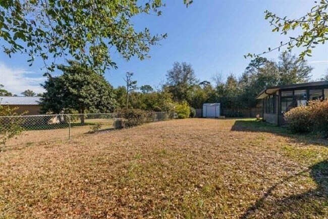 Building Photo - 901 Mariana Pl