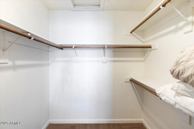 Building Photo - 8894 E Sheena Dr