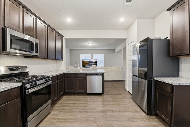 Building Photo - 8434 Beacon Bay Cir