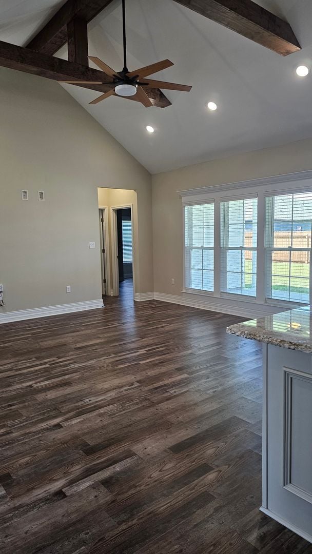 Building Photo - Knights Landing four bedroom home