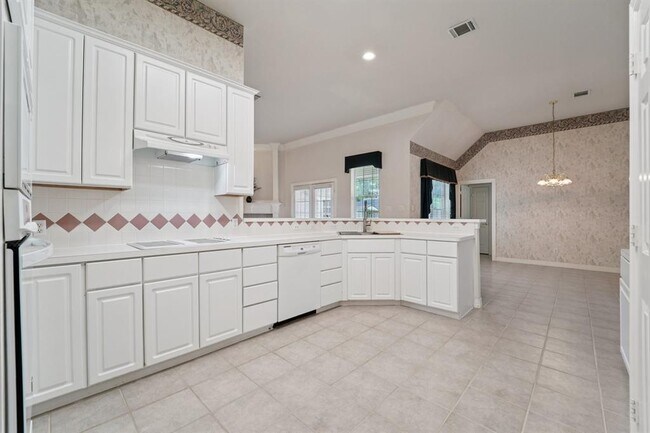 Building Photo - 11806 Regency Forest Dr