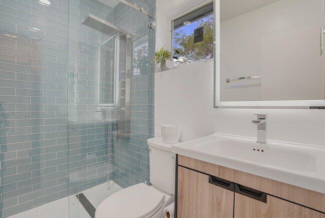 Building Photo - 254 NW 6th Ave