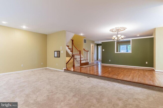 Building Photo - 4018 Lake Glen Rd