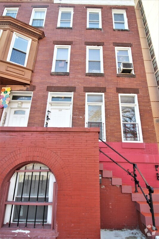 Building Photo - 117 W 29th St