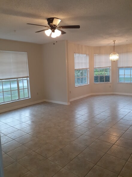 Building Photo - 900 Northern Dancer Way