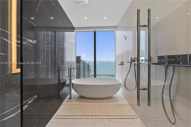 Building Photo - 300 Biscayne Blvd Way
